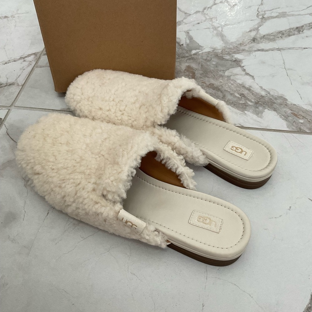 Ugg - Picture 4 of 7